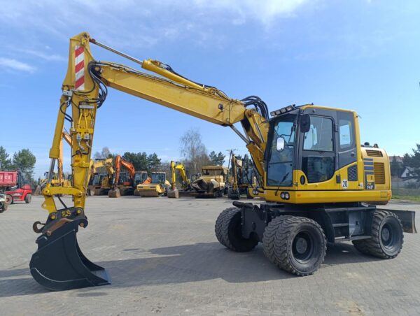 c63fbeac-5e3d-4c86-888c-0309a1a7ff33 (Copy) komatsu148