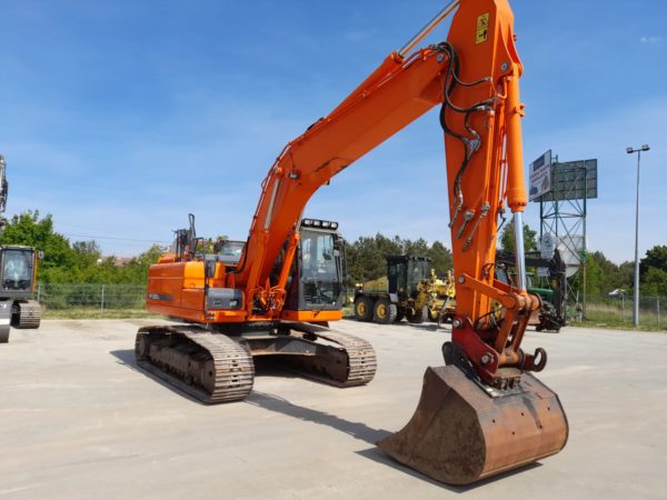 maszyny_2 Koparka gąsienicowa DOSSAN DX160 LC-5
