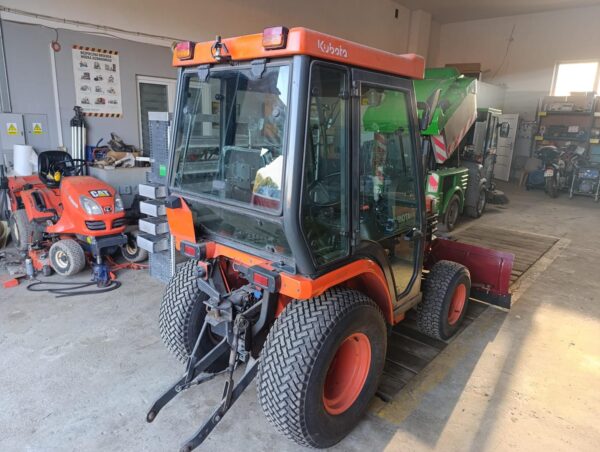 KUBOTA B4