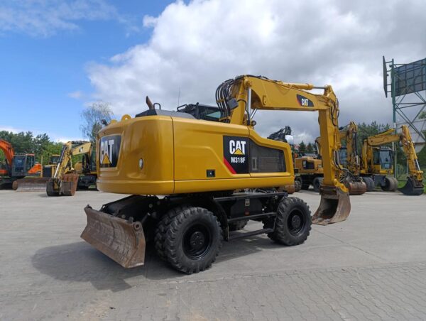 Koparka kołowa CAT M318M