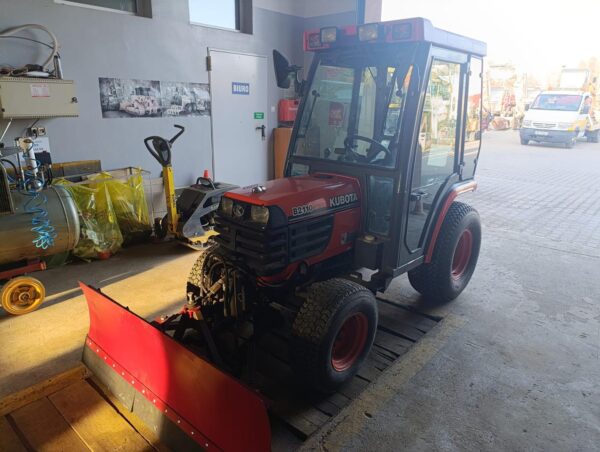 KUBOTA B4
