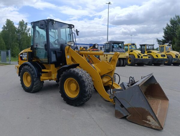 Ładowarka CAT 908M