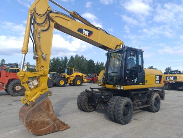 CAT M322D