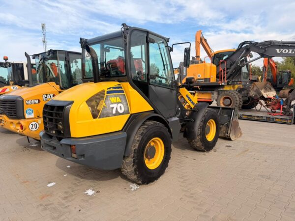 Piękna Ładowarka KOMATSU WA70