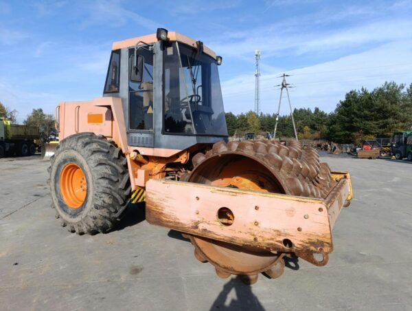Walec Catepillar CP 563