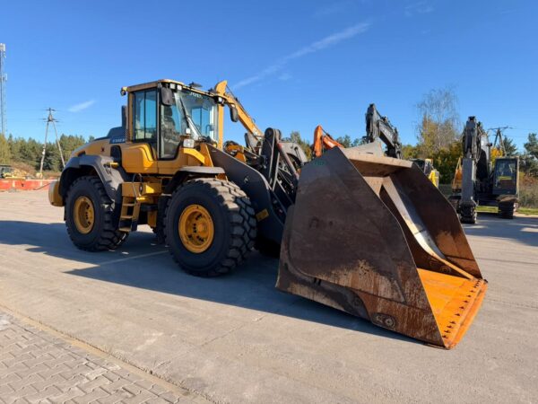 ładowarka VOLVO L110H z 2015 roku WAGA, ŁYŻKA WYS.wysypu